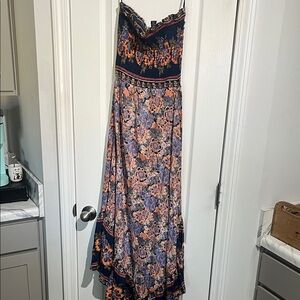 NWOT Angie gorgeous Floral strapless dress.